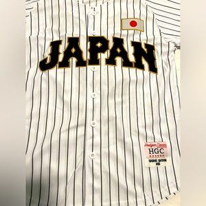 Shohei Ohtani #16 Japan Jersey. White w/ black pinstripes. Size Medium. New